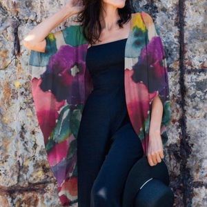VIDA FLORAL SHEER WRAP
Floral Serenade